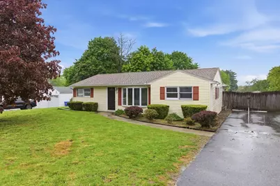 97 Treetop Ave, Springfield, MA 01118 - Photo 3