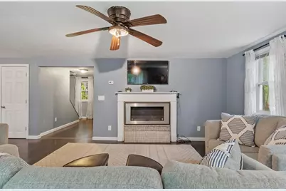 1373 Massachusetts Ave, Lunenburg, MA 01462 - Photo 15