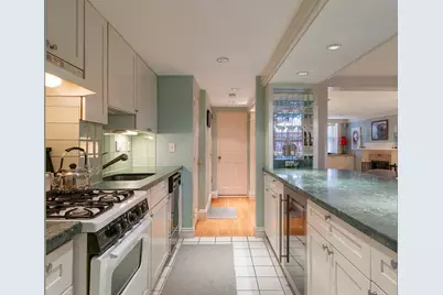 8 Ringgold St, Boston, MA 02118 - Photo 23