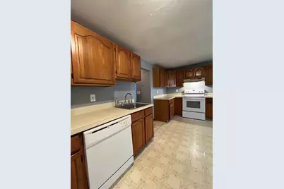 540 Cherry #B-1, Fall River, MA 02720 - Photo 3