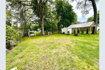 107 Dorset St, Springfield, MA 01108 - Photo 17
