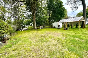 107 Dorset St, Springfield, MA 01108 - Photo 17