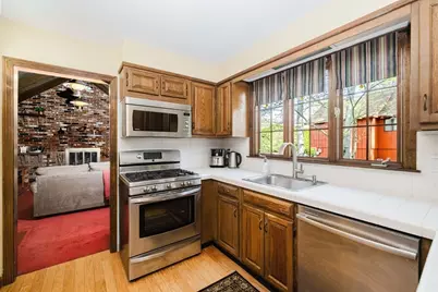 146 Colonial Dr, Somerset, MA 02726 - Photo 9