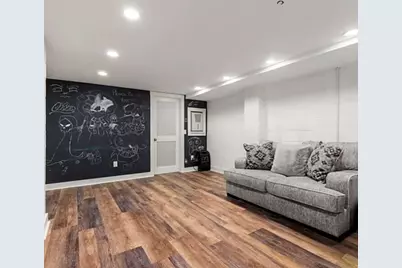 653 E 3rd St, Boston, MA 02127 - Photo 19