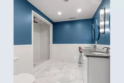 653 E 3rd St, Boston, MA 02127 - Photo 11