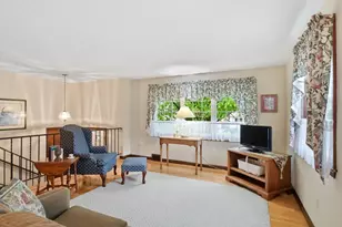 68 Deepfield Rd, Springfield, MA 01118 - Photo 5