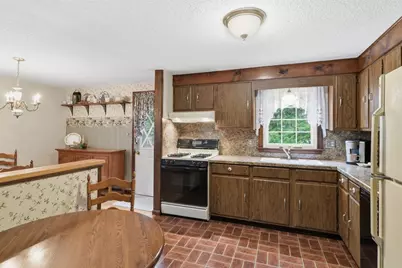 68 Deep Field Rd, Springfield, MA 01118 - Photo 13