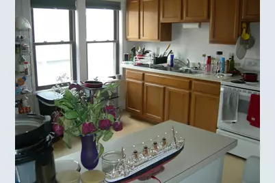 66 Fruit St, Worcester, MA 01609 - Photo 3