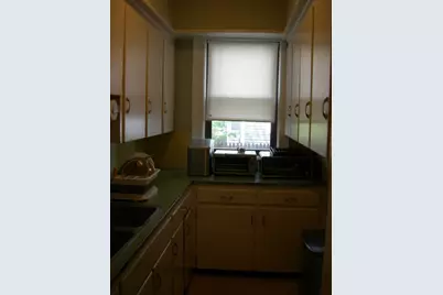 66 Fruit St, Worcester, MA 01609 - Photo 9