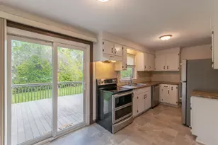 629 River Rd, Agawam, MA 01001 - Photo 9