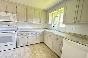 11 Sunview Terrace, Dartmouth, MA 02748 - Photo 3