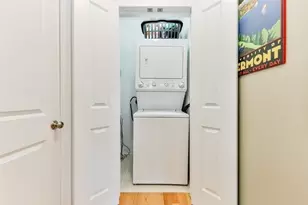27 Elm St, Boston, MA 02122 - Photo 15