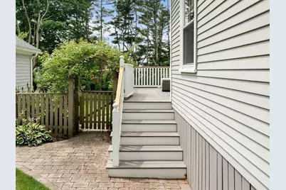 548 Elm St, Dartmouth, MA 02748 - Photo 17