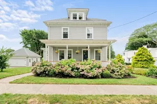 548 Elm St, Dartmouth, MA 02748 - Photo 1