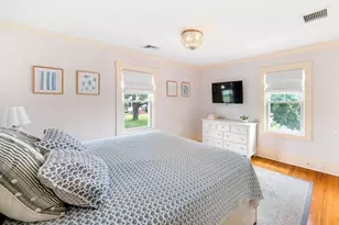 548 Elm St, Dartmouth, MA 02748 - Photo 13