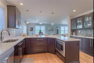 13 Cottage St, Wakefield, MA 01880 - Photo 5