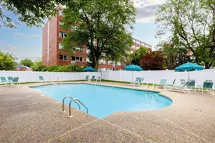 10 Hammond Pond Pkwy, Newton, MA 02467 - Photo 29