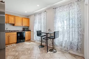 11 Sampson St, Grafton, MA 01560 - Photo 5