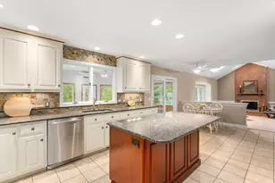7 Maple Brook Ln, Franklin, MA 02038 - Photo 9