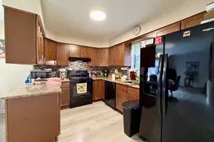 119 Beekman Dr, Agawam, MA 01001 - Photo 3