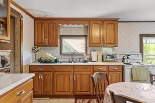 93 Chapin St, Southbridge, MA 01550 - Photo 3