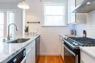 9 Everett Ave, Boston, MA 02125 - Photo 7