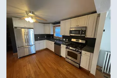 7 Henderson St, Somerville, MA 02145 - Photo 3