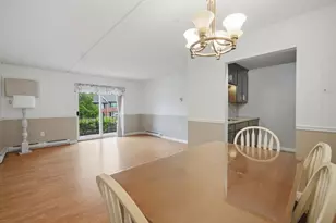 36 Maple Crest Cir, Holyoke, MA 01040 - Photo 3