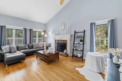 61 Montgomery, Lakeville, MA 02347 - Photo 9