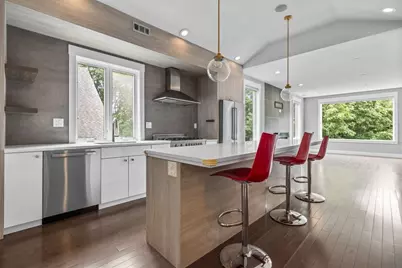 202 Rawson Rd #3, Brookline, MA 02445 - Photo 3