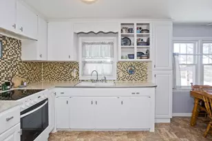 854 Grayson Dr, Springfield, MA 01119 - Photo 7