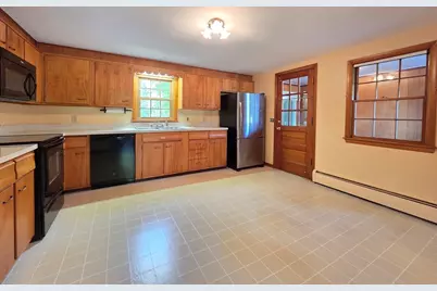 44 Lake Pkwy, Webster, MA 01570 - Photo 5