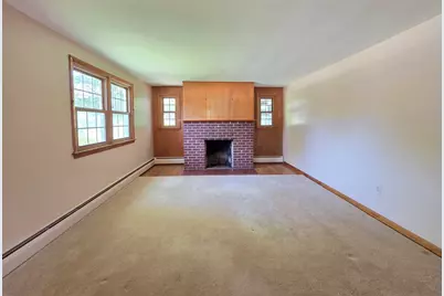 44 Lake Pkwy, Webster, MA 01570 - Photo 11