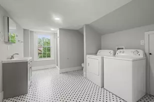 101 Mt Pleasant Ave, Boston, MA 02119 - Photo 25