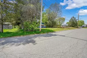 28 Brown St, Swansea, MA 02777 - Photo 5