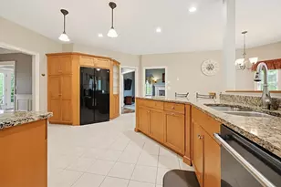 10 Essex St, Douglas, MA 01516 - Photo 25