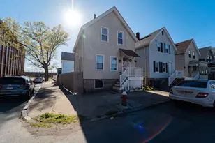 1 Thatcher St, New Bedford, MA 02744 - Photo 15