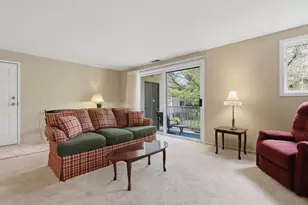 19 Bourbon St, Peabody, MA 01960 - Photo 9