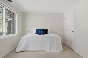 19 Bourbon St, Peabody, MA 01960 - Photo 15