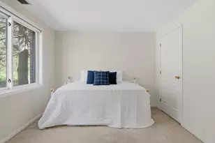 19 Bourbon St, Peabody, MA 01960 - Photo 15