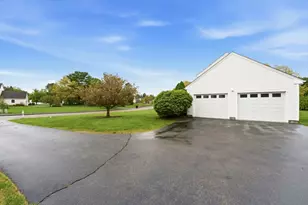 10 Wilson Dr, Uxbridge, MA 01569 - Photo 37