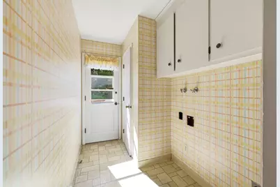 1303 Plumtree Rd, Springfield, MA 01119 - Photo 11