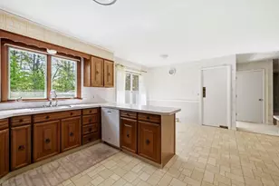 1303 Plumtree Rd, Springfield, MA 01119 - Photo 13