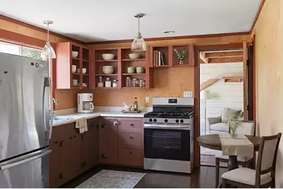 22 Firehouse, Oak Bluffs, MA 02557 - Photo 5