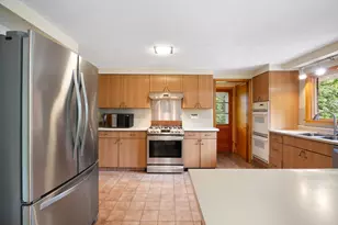 139 Gray St, Amherst, MA 01002 - Photo 17
