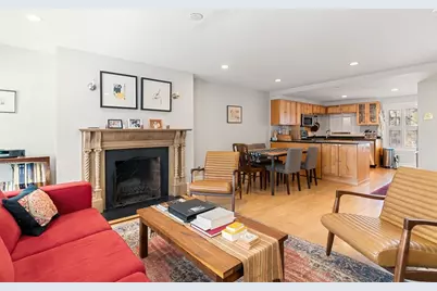 50 S Russell St #3, Boston, MA 02114 - Photo 5