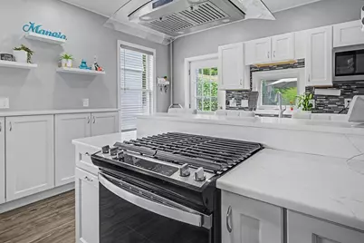 21 Dexter St, Holyoke, MA 01040 - Photo 9