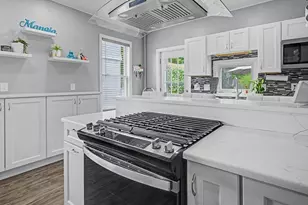 21 Dexter St, Holyoke, MA 01040 - Photo 9