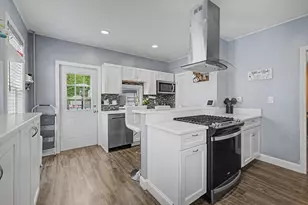 21 Dexter St, Holyoke, MA 01040 - Photo 5