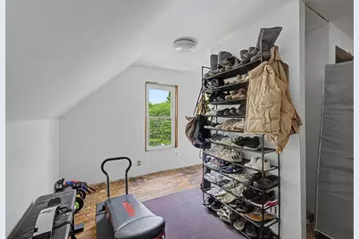 21 Dexter St, Holyoke, MA 01040 - Photo 33